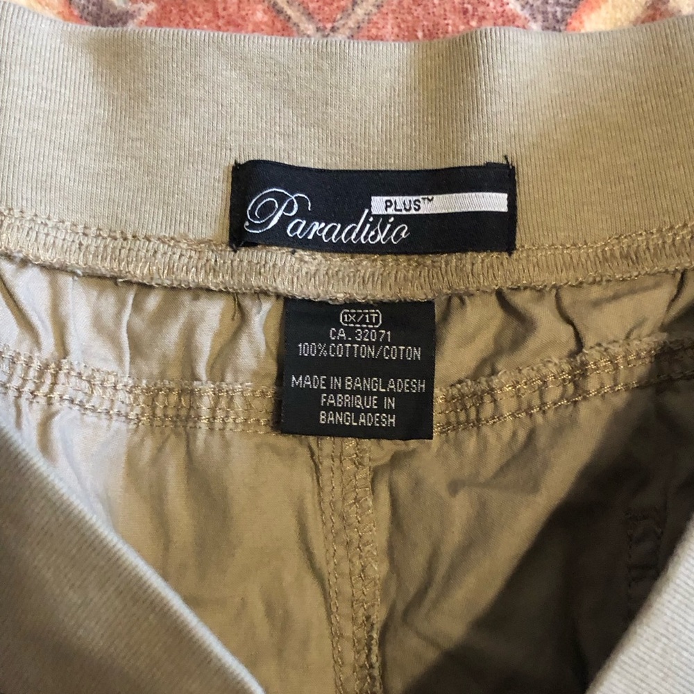 Casual Cargo Capri Pants - Picture 3 of 6